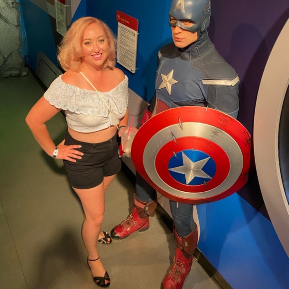 Meet your Posher, Stephanie - Picture 3 of 9